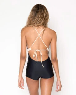 San-O One Piece - Black -Swim Supply Store SEEA Sano Noir 40