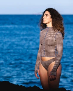 Sila Top - Mustang 13 Sila Top - Mustang -Swim Supply Store SEEA Sila Rashguard Mustang 4X5 2