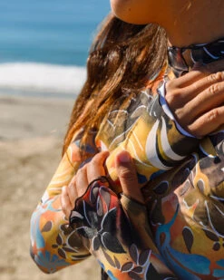 Sila Top - Tigerlily 13 Sila Top - Tigerlily -Swim Supply Store SEEA Sila Rashguard Tigerlily 4X5 6