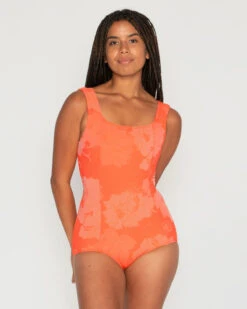 Tofino One Piece - Squeeze 11 Tofino One Piece - Squeeze -Swim Supply Store SEEA Tofino Onepiece Squeeze 4X5 4