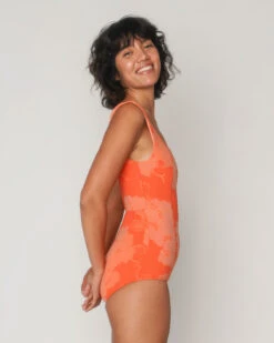 Tofino One Piece - Squeeze 12 Tofino One Piece - Squeeze -Swim Supply Store SEEA Tofino Onepiece Squeeze 4X5 6