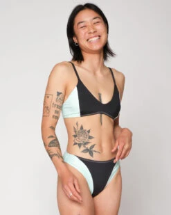 Vega Bikini Top - Black Ice -Swim Supply Store SEEA Vega Bikini BlackIce 4X5 7 858639ba e3b0 43ef bb13 c68b6707a39b